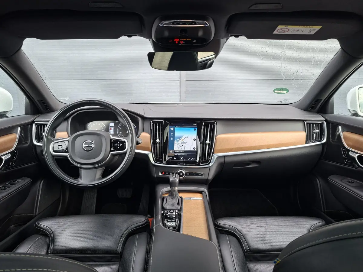 2.0 T4 Inscription Plus | NL auto | Pano | Trekhaak | Adaptive Cruise | Polestar