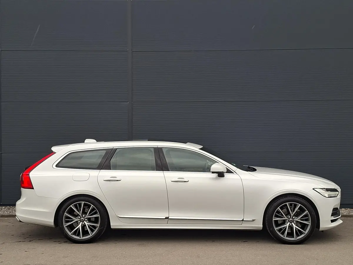 2.0 T4 Inscription Plus | NL auto | Pano | Trekhaak | Adaptive Cruise | Polestar
