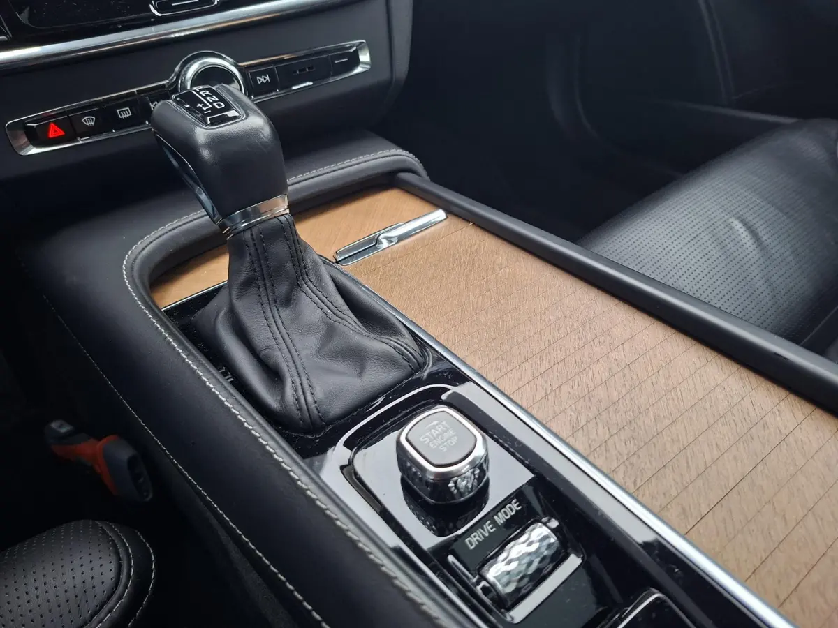 2.0 T4 Inscription Plus | NL auto | Pano | Trekhaak | Adaptive Cruise | Polestar