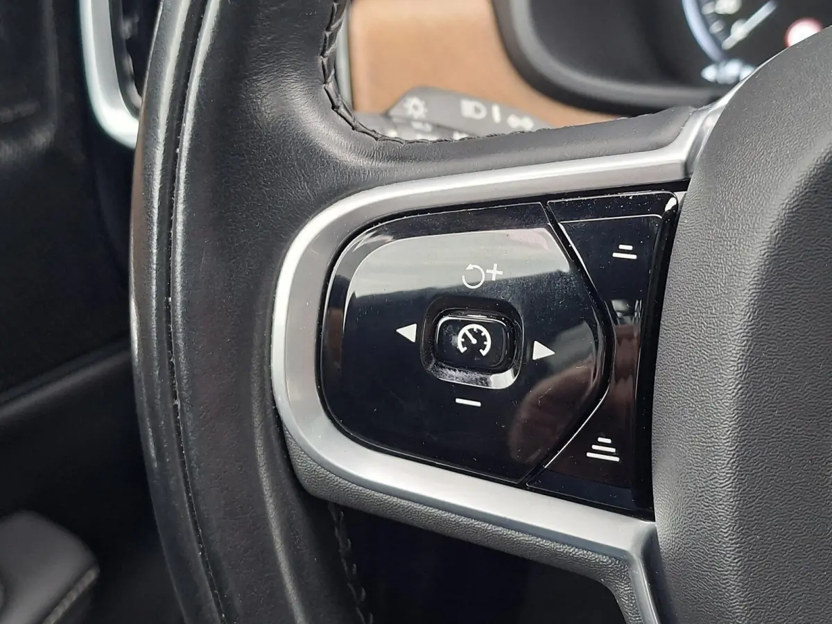 2.0 T4 Inscription Plus | NL auto | Pano | Trekhaak | Adaptive Cruise | Polestar