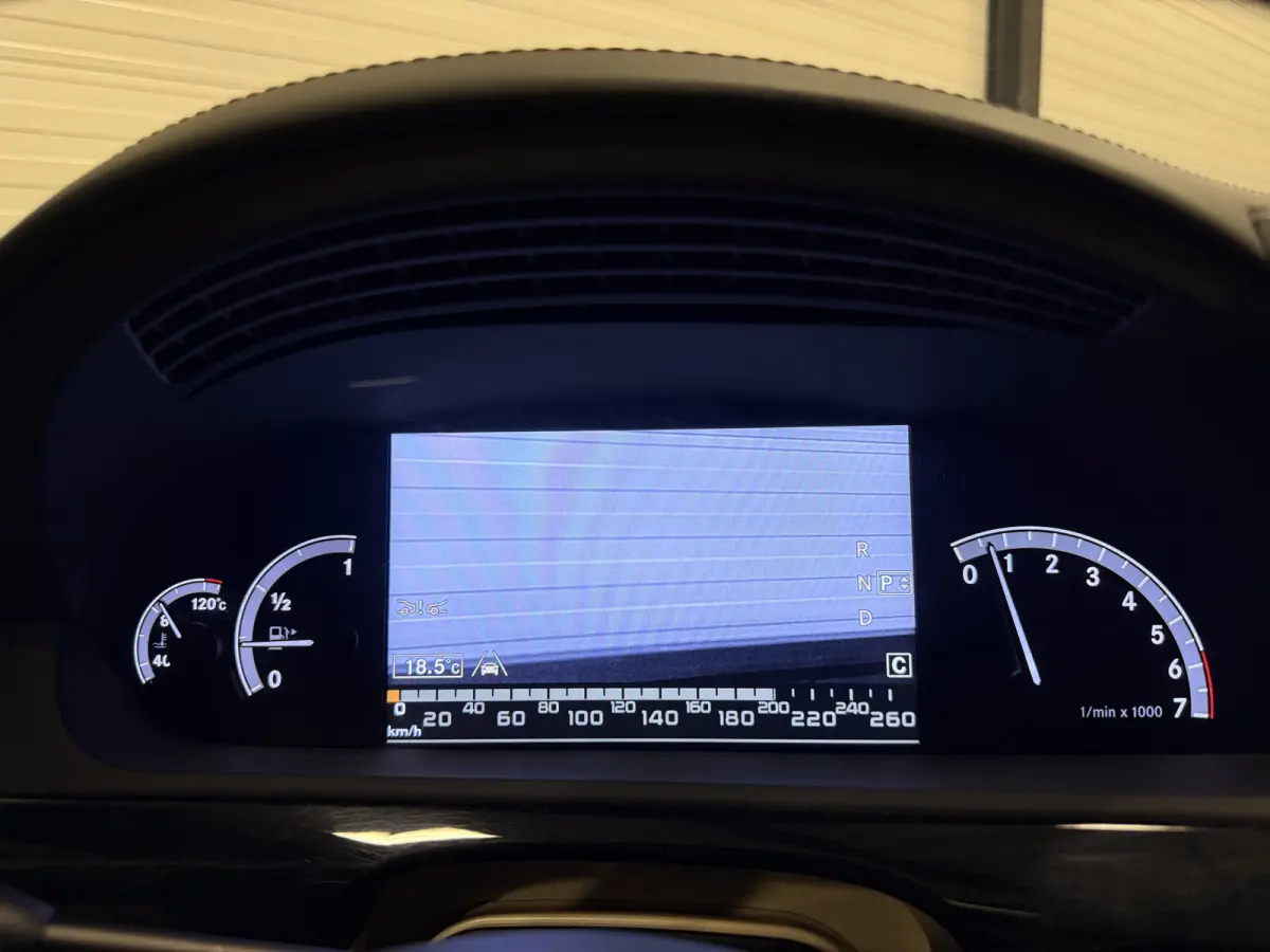 600 V12 Lang AMG Facelift UNIEKE AUTO/TOPCONDITIE/VOLLEDIG MERCEDES DEALER HISTORIE/PANO-SCHUIFDAK/NACHTZICHT/MASSAGE+VENTILATIE/DISTRONIC/LANE-ASSIST/CAMERA/HARMAN&KARDON/20"AMG/YOUNGTIMER/