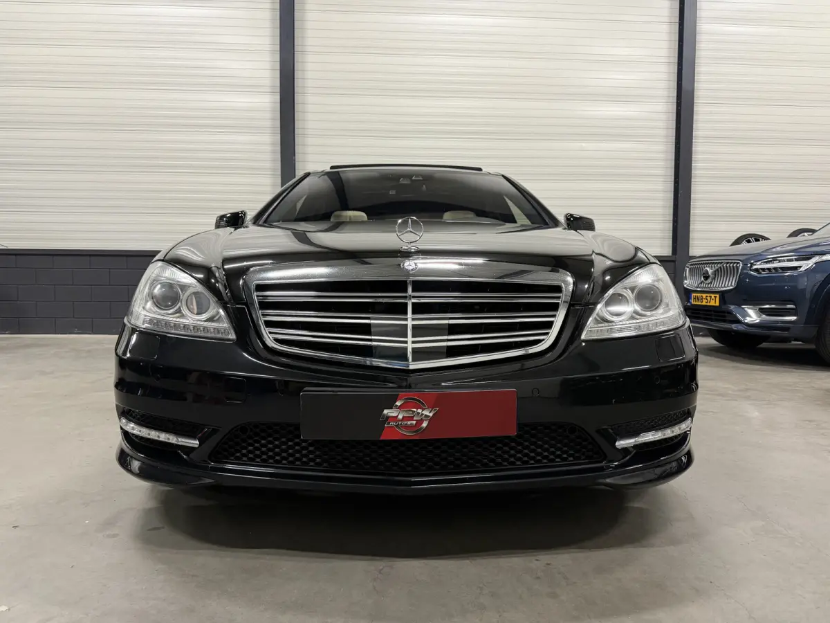 600 V12 Lang AMG Facelift UNIEKE AUTO/TOPCONDITIE/VOLLEDIG MERCEDES DEALER HISTORIE/PANO-SCHUIFDAK/NACHTZICHT/MASSAGE+VENTILATIE/DISTRONIC/LANE-ASSIST/CAMERA/HARMAN&KARDON/20"AMG/YOUNGTIMER/