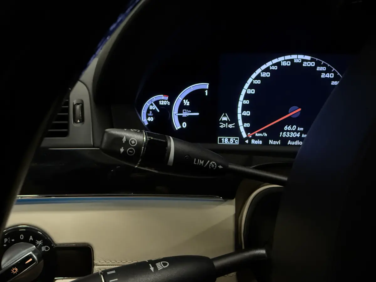 600 V12 Lang AMG Facelift UNIEKE AUTO/TOPCONDITIE/VOLLEDIG MERCEDES DEALER HISTORIE/PANO-SCHUIFDAK/NACHTZICHT/MASSAGE+VENTILATIE/DISTRONIC/LANE-ASSIST/CAMERA/HARMAN&KARDON/20"AMG/YOUNGTIMER/
