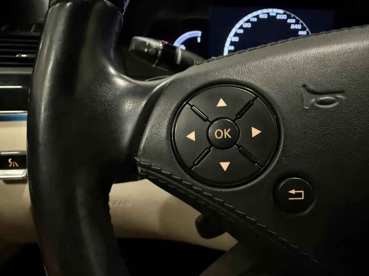 600 V12 Lang AMG Facelift UNIEKE AUTO/TOPCONDITIE/VOLLEDIG MERCEDES DEALER HISTORIE/PANO-SCHUIFDAK/NACHTZICHT/MASSAGE+VENTILATIE/DISTRONIC/LANE-ASSIST/CAMERA/HARMAN&KARDON/20"AMG/YOUNGTIMER/