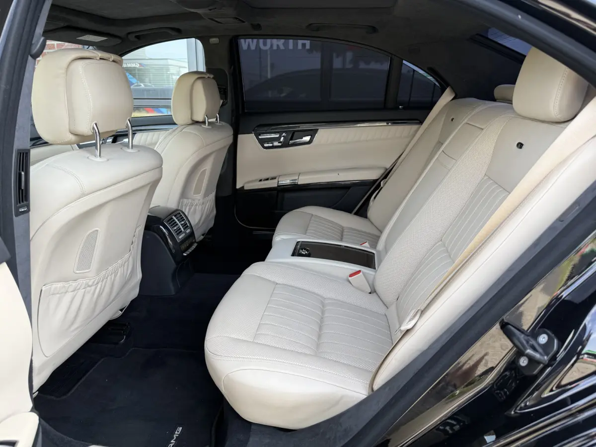 600 V12 Lang AMG Facelift UNIEKE AUTO/TOPCONDITIE/VOLLEDIG MERCEDES DEALER HISTORIE/PANO-SCHUIFDAK/NACHTZICHT/MASSAGE+VENTILATIE/DISTRONIC/LANE-ASSIST/CAMERA/HARMAN&KARDON/20"AMG/YOUNGTIMER/