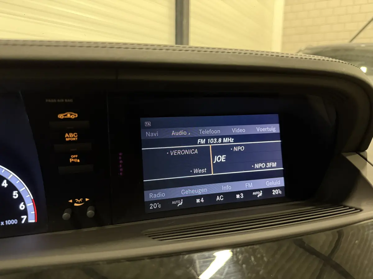 600 V12 Lang AMG Facelift UNIEKE AUTO/TOPCONDITIE/VOLLEDIG MERCEDES DEALER HISTORIE/PANO-SCHUIFDAK/NACHTZICHT/MASSAGE+VENTILATIE/DISTRONIC/LANE-ASSIST/CAMERA/HARMAN&KARDON/20"AMG/YOUNGTIMER/