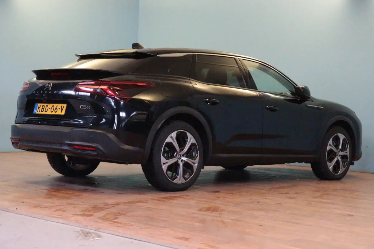 1.6 Plug-in Hybrid 225 Feel | NAVI / APPCONNECT | CAMERA + PDC | ADAP CRUISE | STOELVERW | LMV19" | .