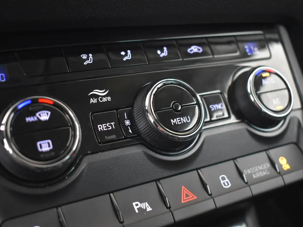 1.5 TSI Business Edition 150pk DSG/AUTO | Camera | Elektr. Trekhaak | Apple Car Play / Android l Cruise control | Navigatie | Getint glas achter | 18" LMV