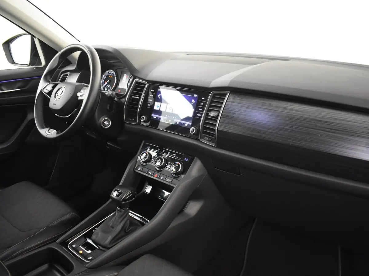 1.5 TSI Business Edition 150pk DSG/AUTO | Camera | Elektr. Trekhaak | Apple Car Play / Android l Cruise control | Navigatie | Getint glas achter | 18" LMV