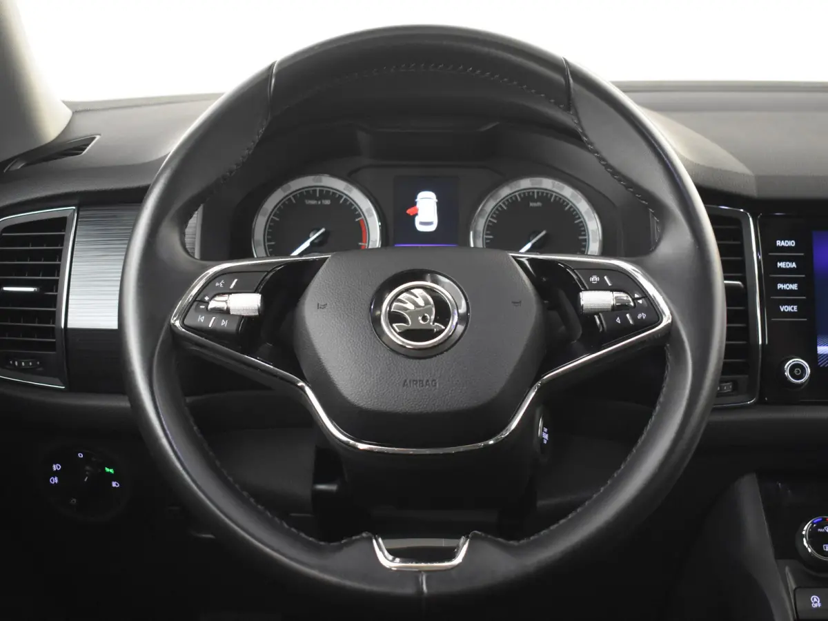 1.5 TSI Business Edition 150pk DSG/AUTO | Camera | Elektr. Trekhaak | Apple Car Play / Android l Cruise control | Navigatie | Getint glas achter | 18" LMV