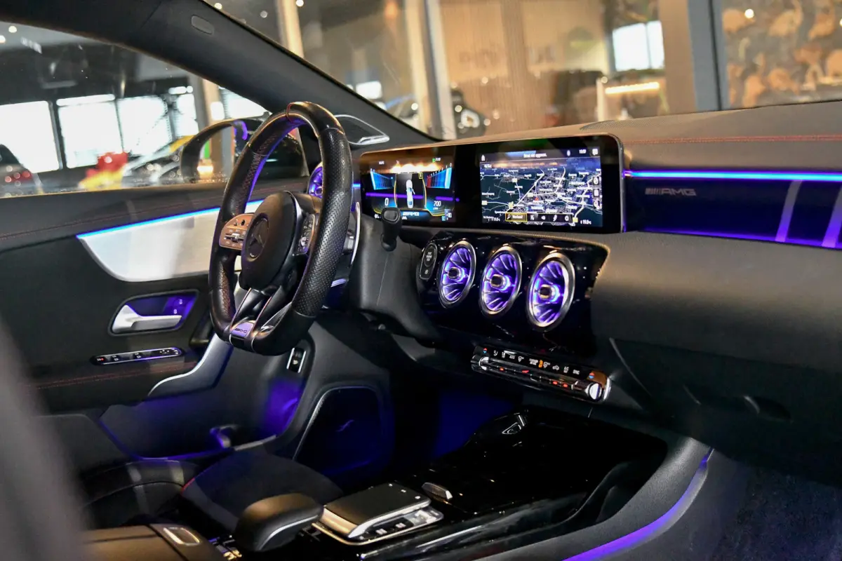AMG 35 4MATIC Aero. Schaal, Perf Stuur, Burm, Keyless, Camera, CarPlay, Sfeer!