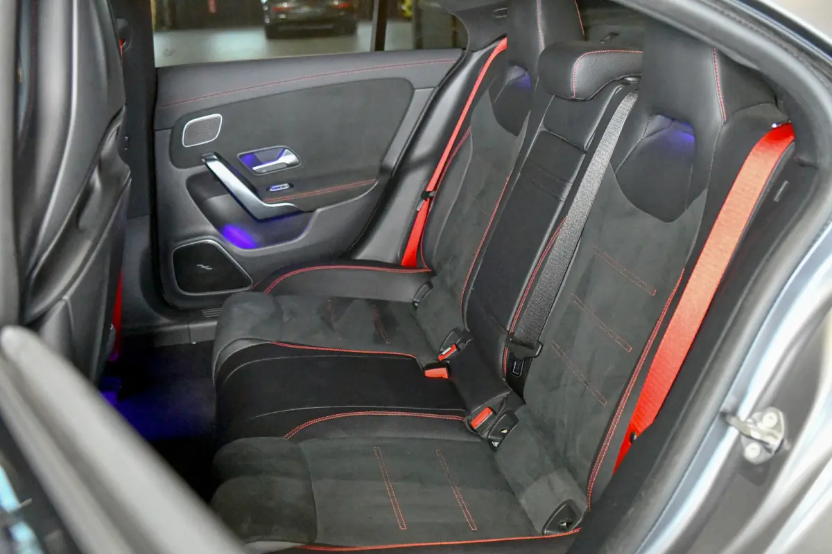 AMG 35 4MATIC Aero. Schaal, Perf Stuur, Burm, Keyless, Camera, CarPlay, Sfeer!