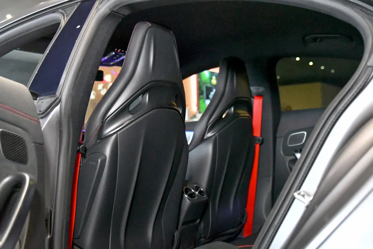 AMG 35 4MATIC Aero. Schaal, Perf Stuur, Burm, Keyless, Camera, CarPlay, Sfeer!