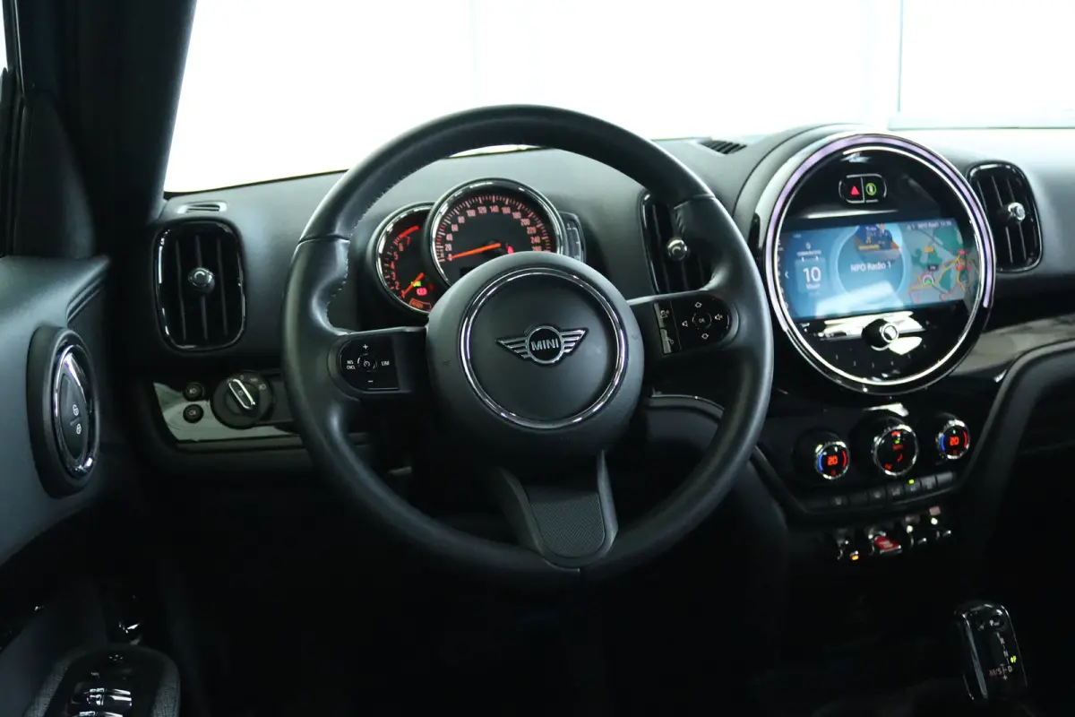 Mini 1.5 Cooper Business Edition | Cruise Control | Trekhaak | Navigatie | Carplay | PDC | LED | Shadowline