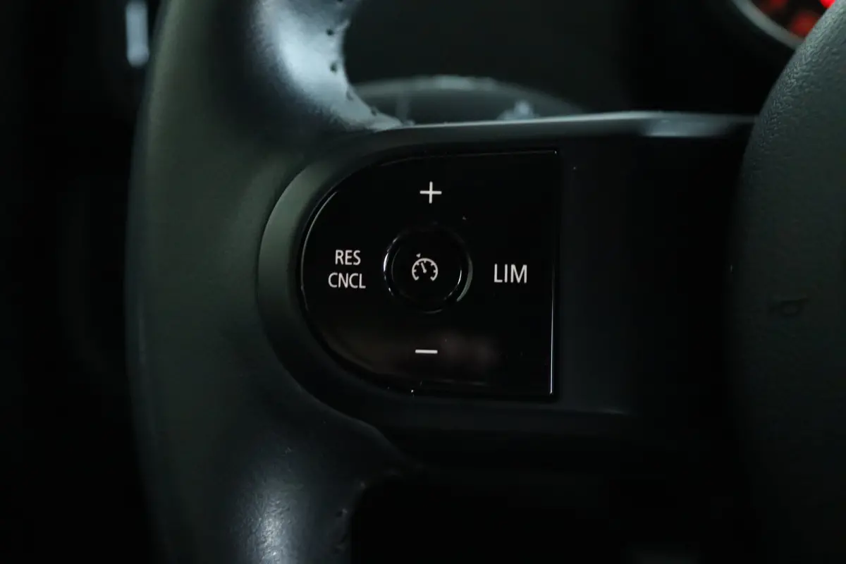 Mini 1.5 Cooper Business Edition | Cruise Control | Trekhaak | Navigatie | Carplay | PDC | LED | Shadowline
