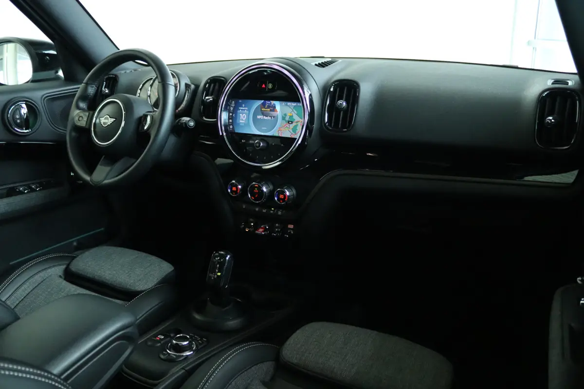 Mini 1.5 Cooper Business Edition | Cruise Control | Trekhaak | Navigatie | Carplay | PDC | LED | Shadowline