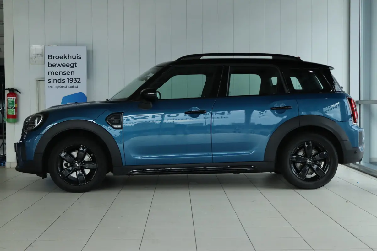 Mini 1.5 Cooper Business Edition | Cruise Control | Trekhaak | Navigatie | Carplay | PDC | LED | Shadowline
