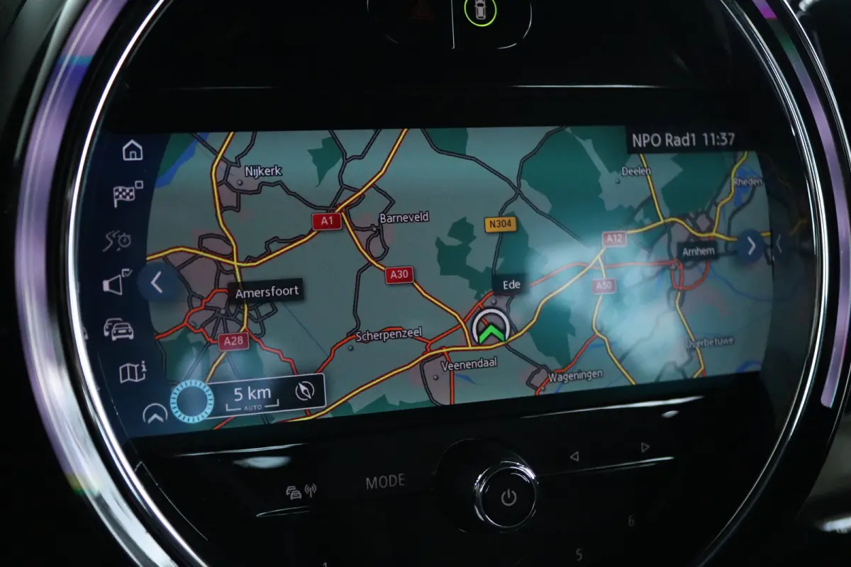 Mini 1.5 Cooper Business Edition | Cruise Control | Trekhaak | Navigatie | Carplay | PDC | LED | Shadowline
