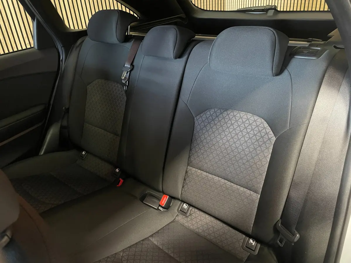 1.0 T-GDi DynamicLine|APPLE CARPLAY, ANDROID AUTO|STOEL-,STUURVERW|CAMERA|CRUISE,CLIMATE|1E EIG.|INCL.BTW|