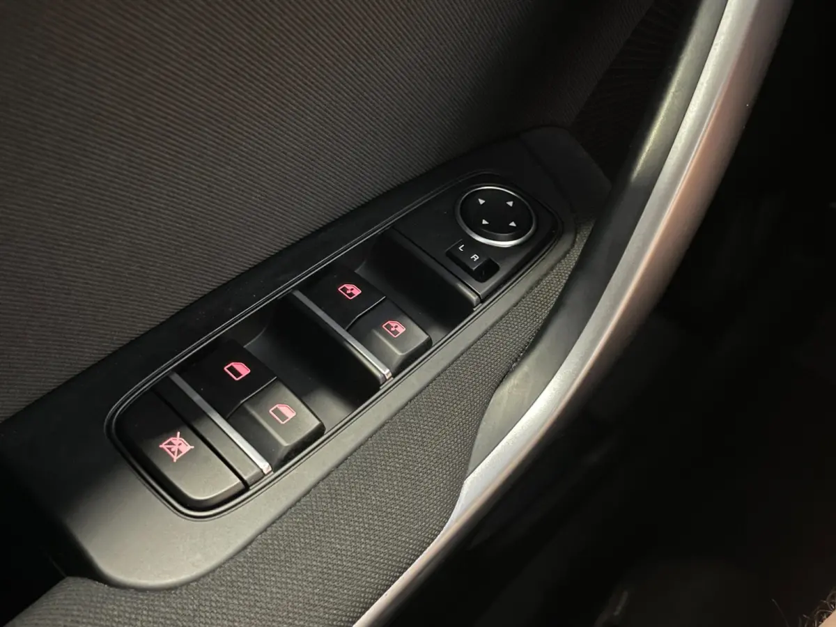 1.0 T-GDi DynamicLine|APPLE CARPLAY, ANDROID AUTO|STOEL-,STUURVERW|CAMERA|CRUISE,CLIMATE|1E EIG.|INCL.BTW|