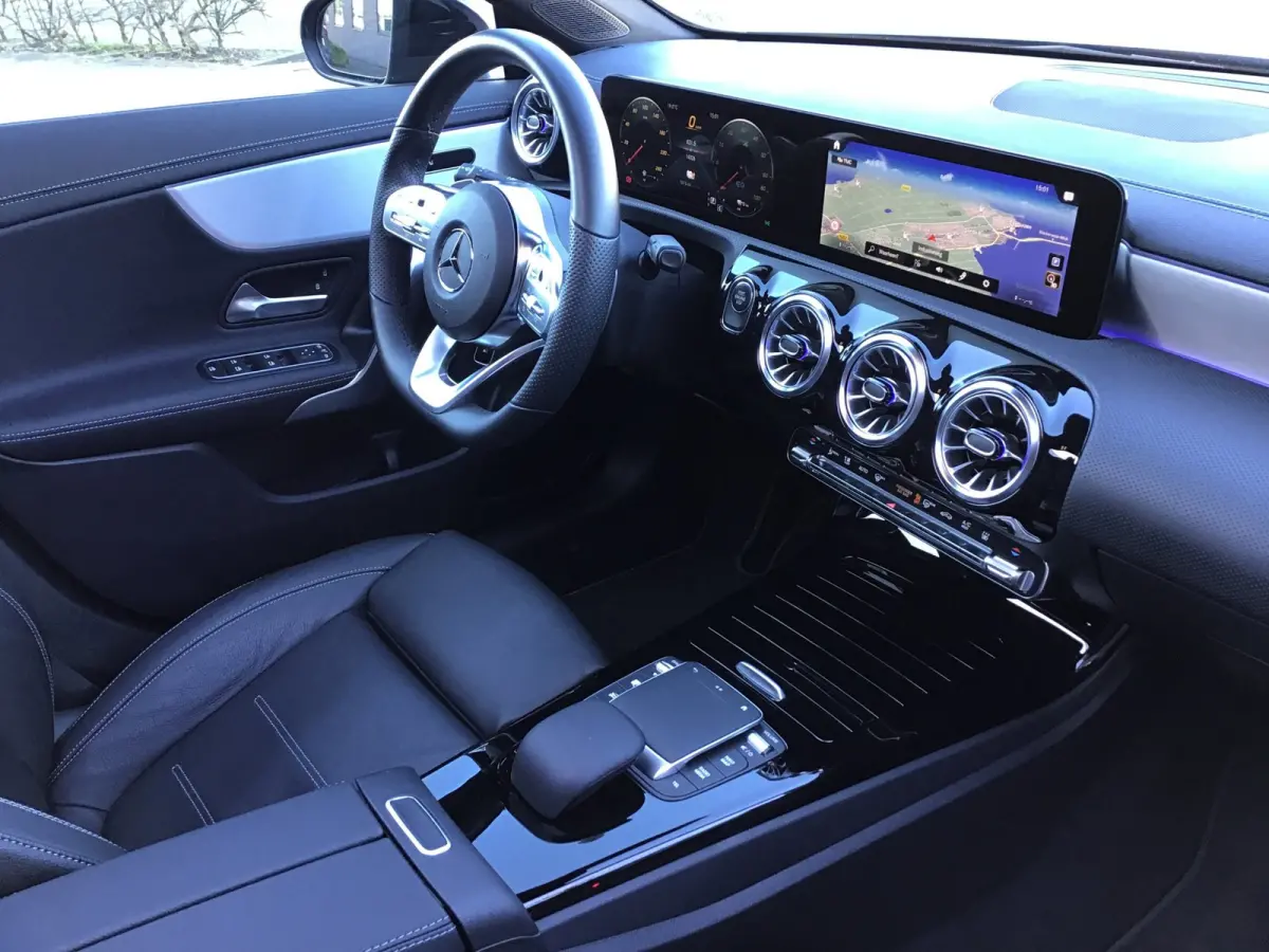 250 e AMG Line I Dealer Onderh. I Pano I Clima I Cruise I 19inch I 360Cam I Keyles I 218PK