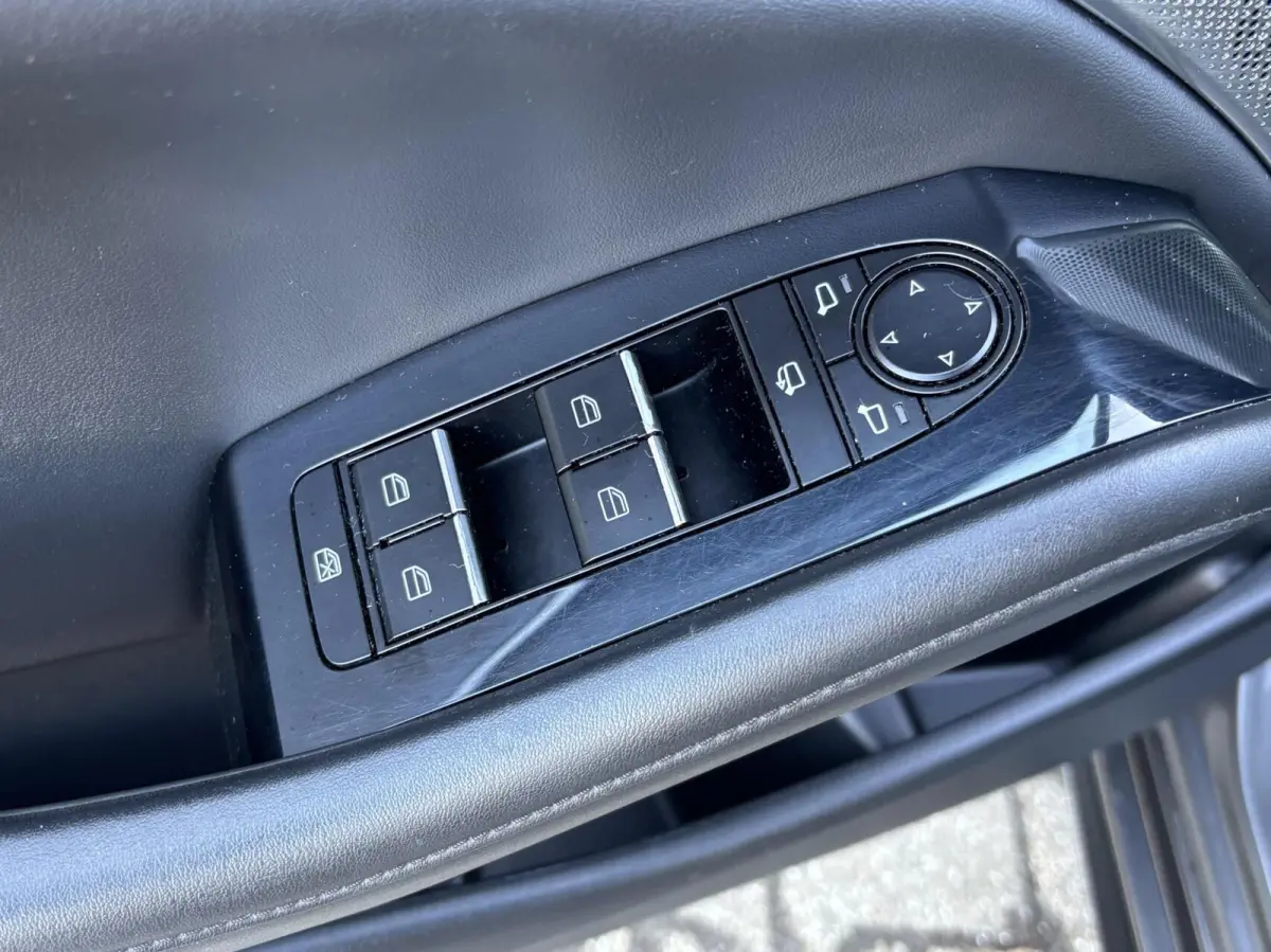 2.0 e-SkyActiv-G M Hybrid 122 Luxury | AppleCarPlay/ AndroidAuto | Stuurwielverwarming | Stoelverwarming | Lederen bekleding!!