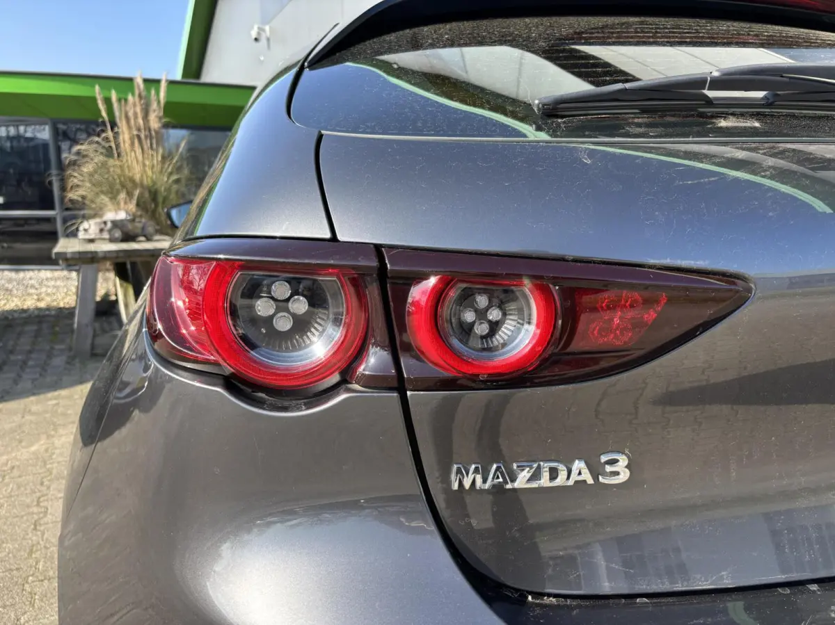 2.0 e-SkyActiv-G M Hybrid 122 Luxury | AppleCarPlay/ AndroidAuto | Stuurwielverwarming | Stoelverwarming | Lederen bekleding!!