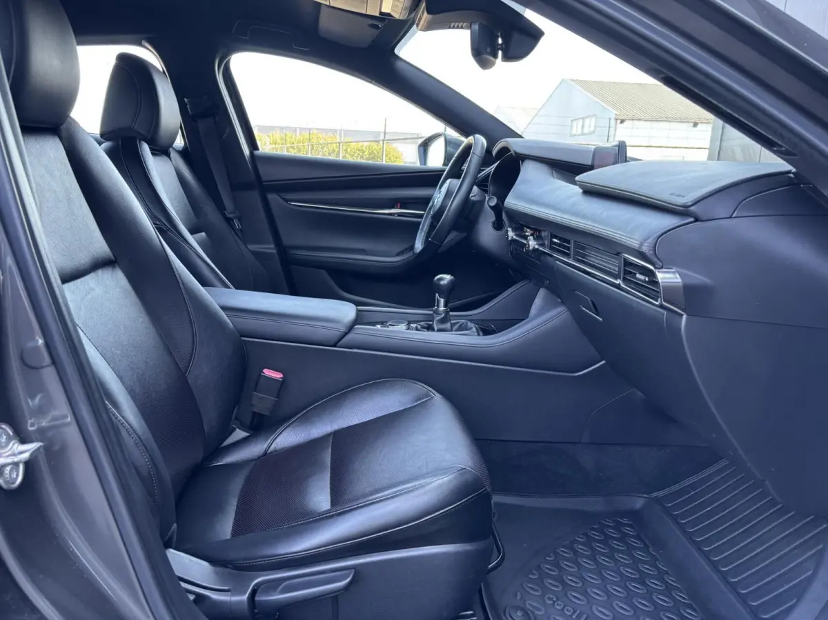 2.0 e-SkyActiv-G M Hybrid 122 Luxury | AppleCarPlay/ AndroidAuto | Stuurwielverwarming | Stoelverwarming | Lederen bekleding!!