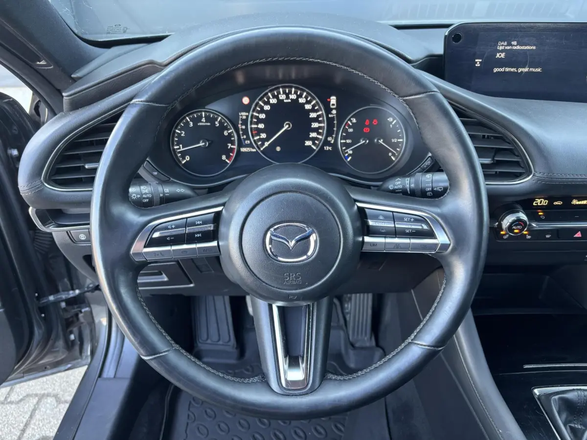 2.0 e-SkyActiv-G M Hybrid 122 Luxury | AppleCarPlay/ AndroidAuto | Stuurwielverwarming | Stoelverwarming | Lederen bekleding!!