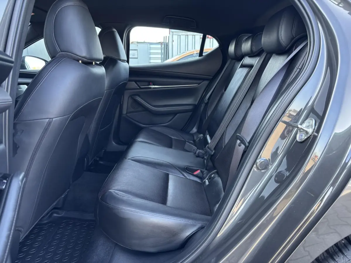 2.0 e-SkyActiv-G M Hybrid 122 Luxury | AppleCarPlay/ AndroidAuto | Stuurwielverwarming | Stoelverwarming | Lederen bekleding!!