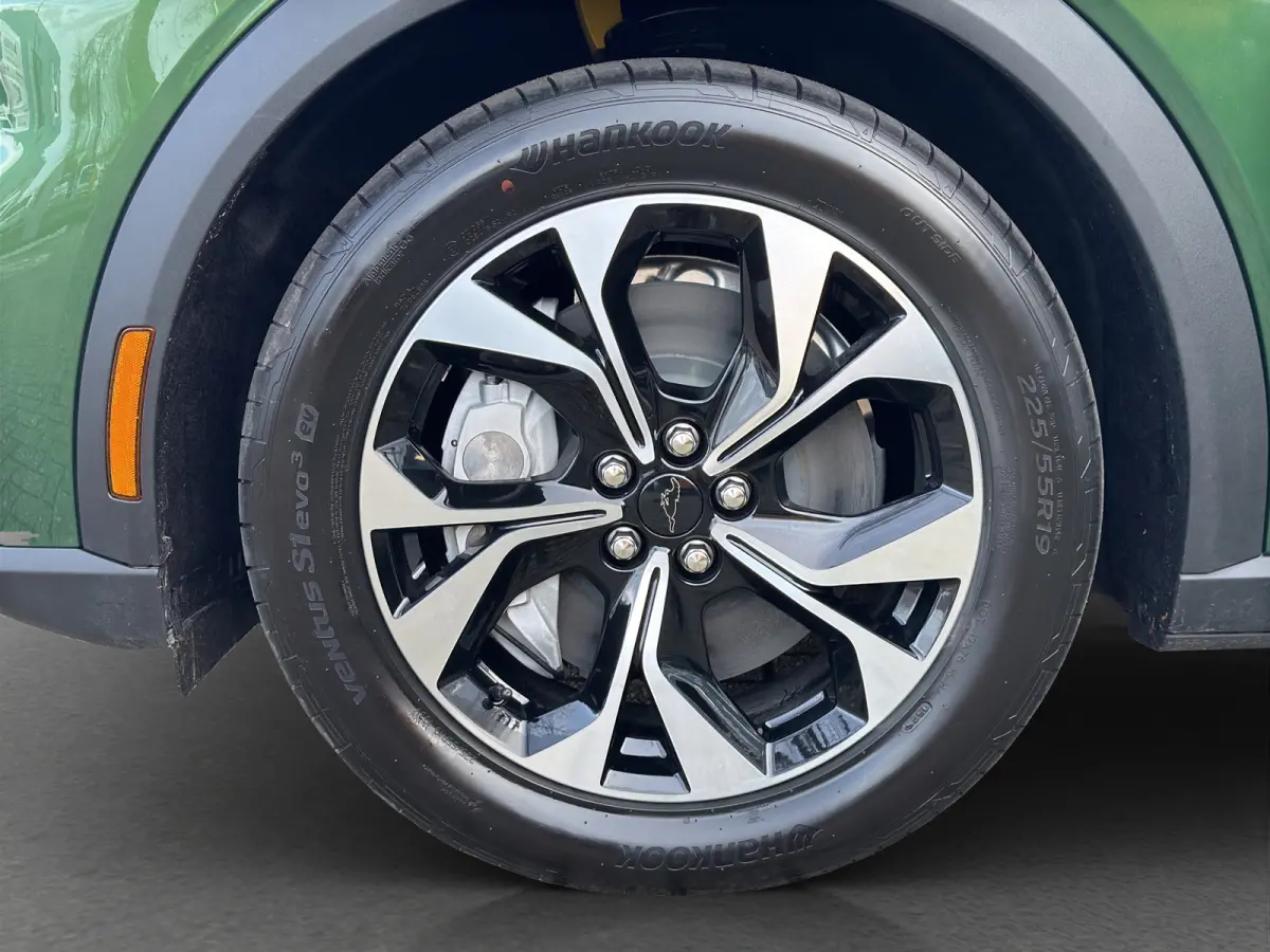Standard RWD 75 kWh | Achteruitrijcamera | Cruise control adaptief met Stop&Go en stuurhulp | Elektrisch bedienbare achterklep met sensorsturing