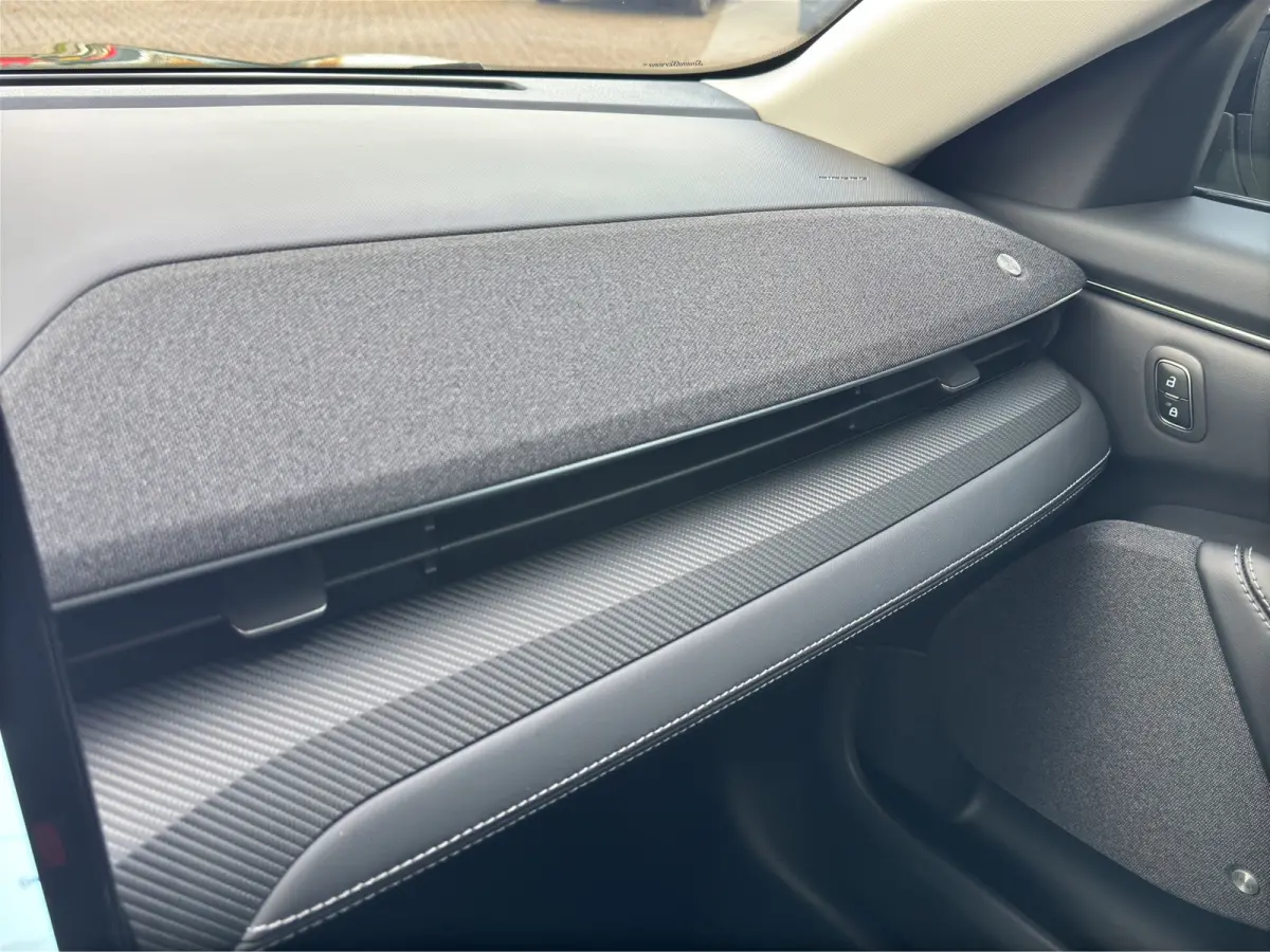 Standard RWD 75 kWh | Achteruitrijcamera | Cruise control adaptief met Stop&Go en stuurhulp | Elektrisch bedienbare achterklep met sensorsturing