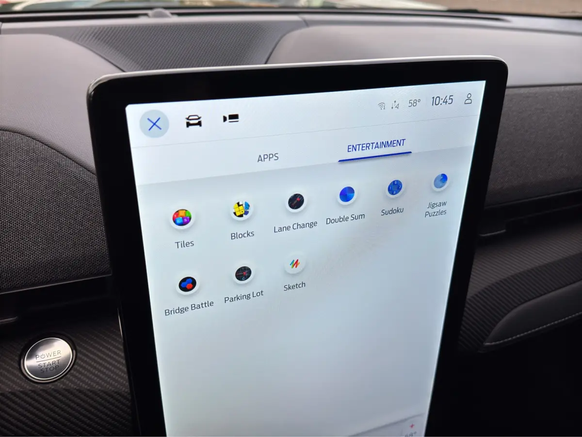 Standard RWD 75 kWh | Achteruitrijcamera | Cruise control adaptief met Stop&Go en stuurhulp | Elektrisch bedienbare achterklep met sensorsturing