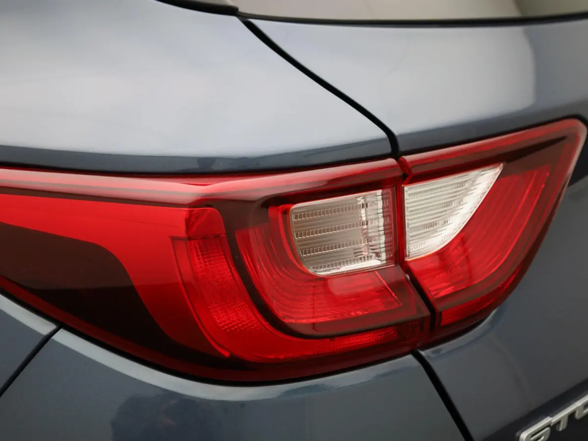 1.0 T-GDi MHEV ComfortLine | APPLE CARPLAY - ANDROID AUTO | AIRCO | DAB | ELEKTRISCHE RAMEN |