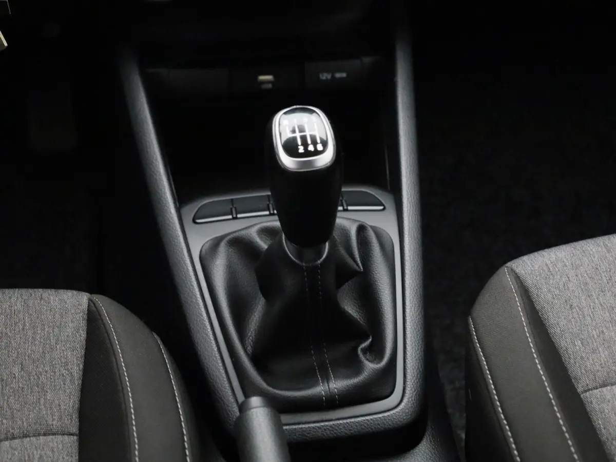 1.0 T-GDi MHEV ComfortLine | APPLE CARPLAY - ANDROID AUTO | AIRCO | DAB | ELEKTRISCHE RAMEN |