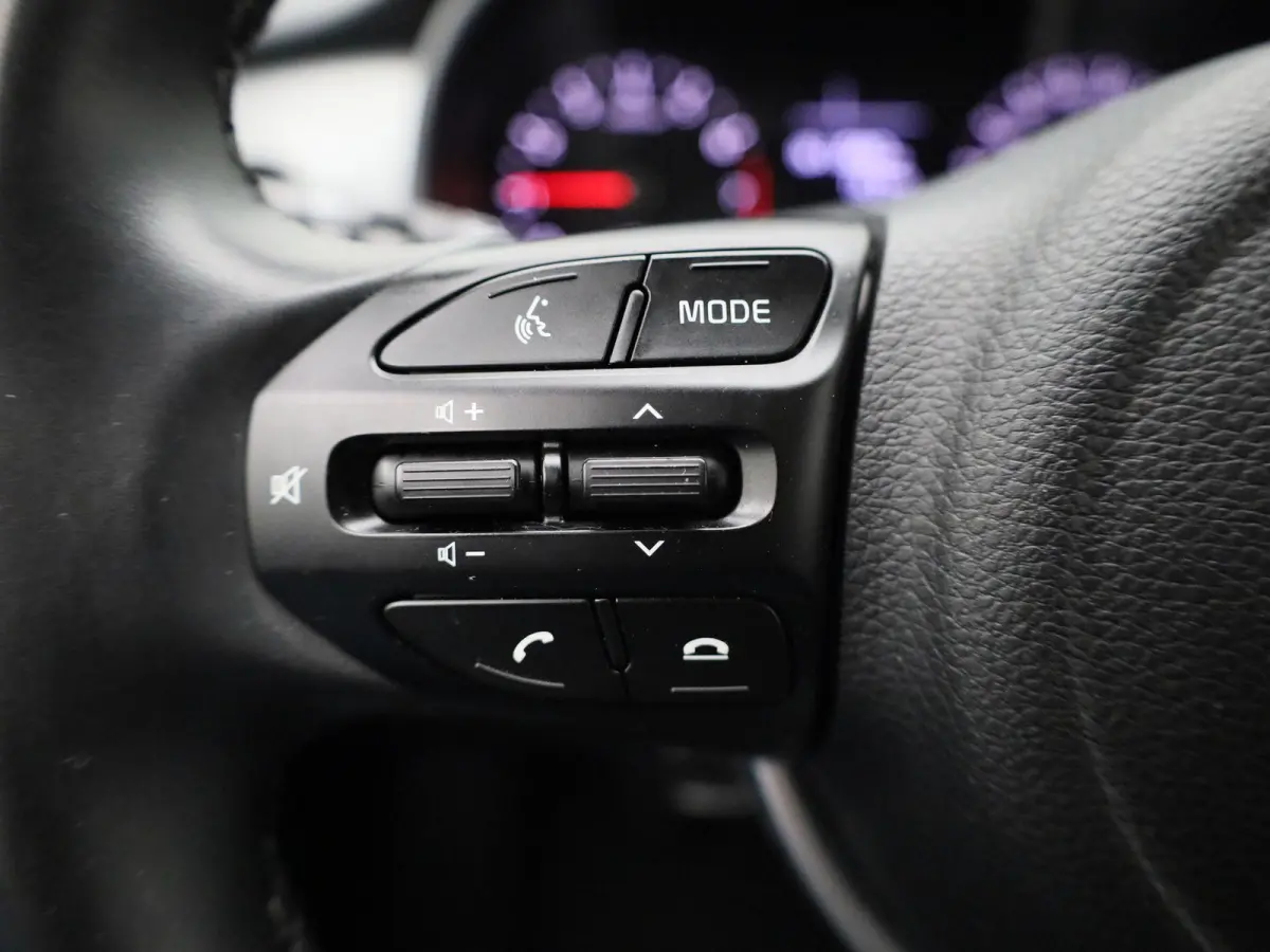 1.0 T-GDi MHEV ComfortLine | APPLE CARPLAY - ANDROID AUTO | AIRCO | DAB | ELEKTRISCHE RAMEN |