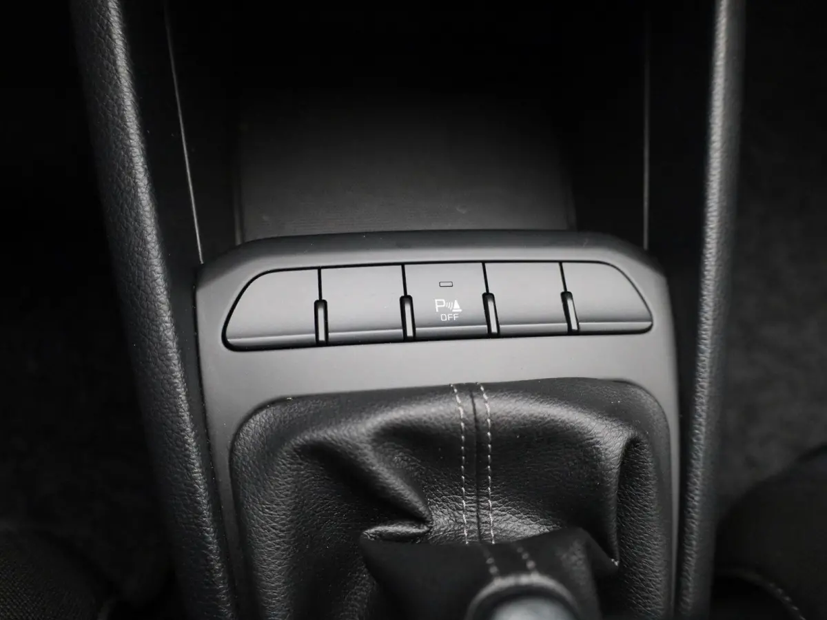 1.0 T-GDi MHEV ComfortLine | APPLE CARPLAY - ANDROID AUTO | AIRCO | DAB | ELEKTRISCHE RAMEN |