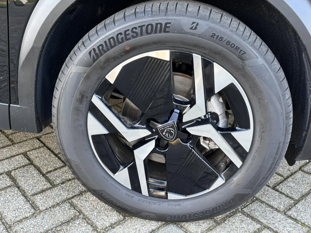 1.2 Hybrid 145 GT / Alcantara / Full-Option / ACTIE / 6+2JR Garantie