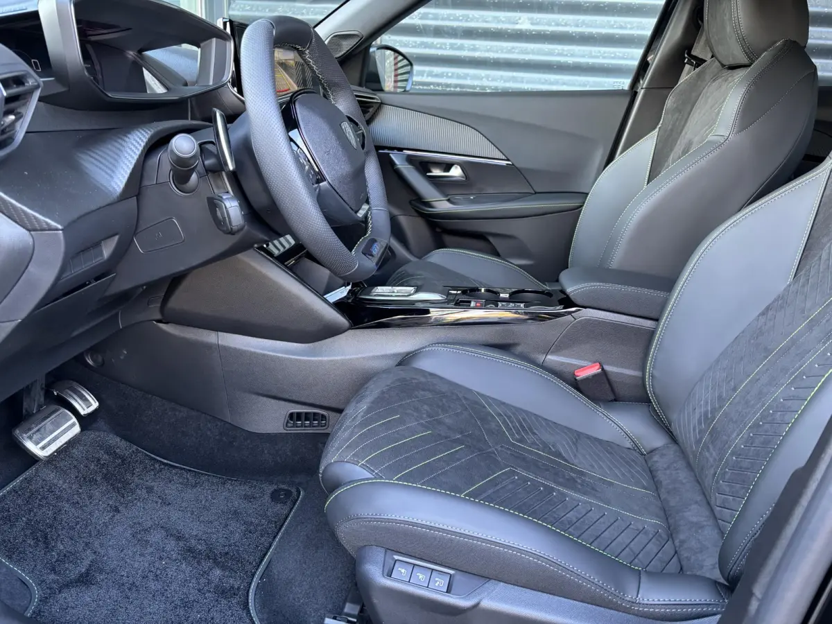 1.2 Hybrid 145 GT / Alcantara / Full-Option / ACTIE / 6+2JR Garantie