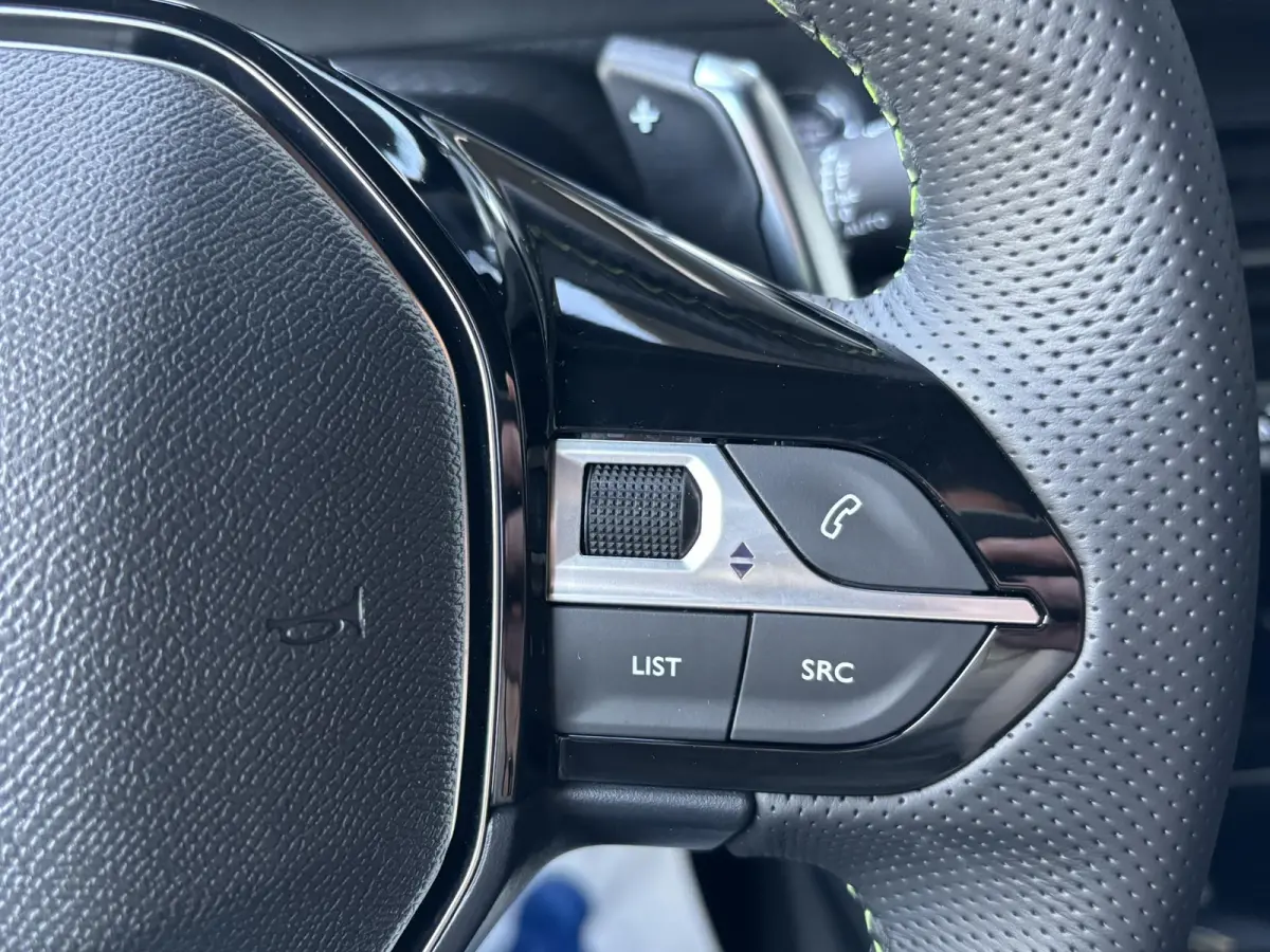 1.2 Hybrid 145 GT / Alcantara / Full-Option / ACTIE / 6+2JR Garantie