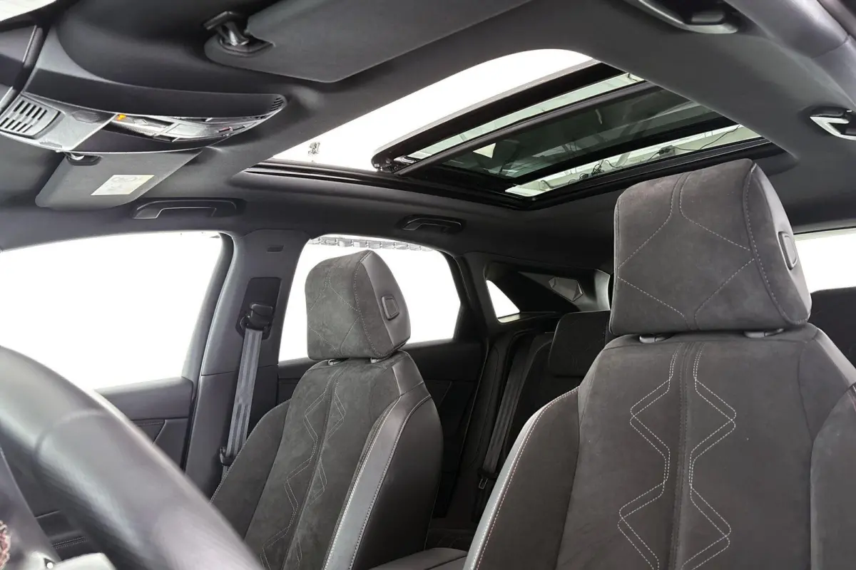 E-Tense 4x4 Performance Line 300PK Panoramadak FOCAL Stoelverwarming