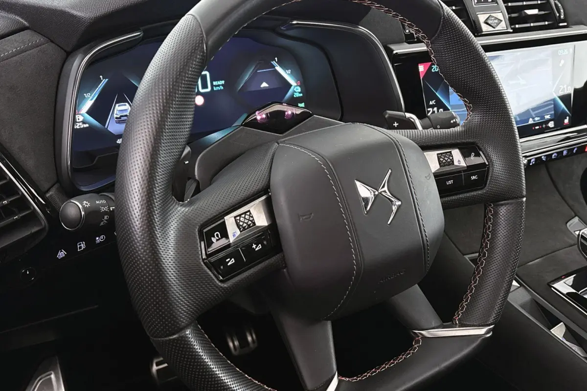 E-Tense 4x4 Performance Line 300PK Panoramadak FOCAL Stoelverwarming
