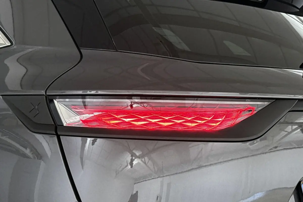 E-Tense 4x4 Performance Line 300PK Panoramadak FOCAL Stoelverwarming