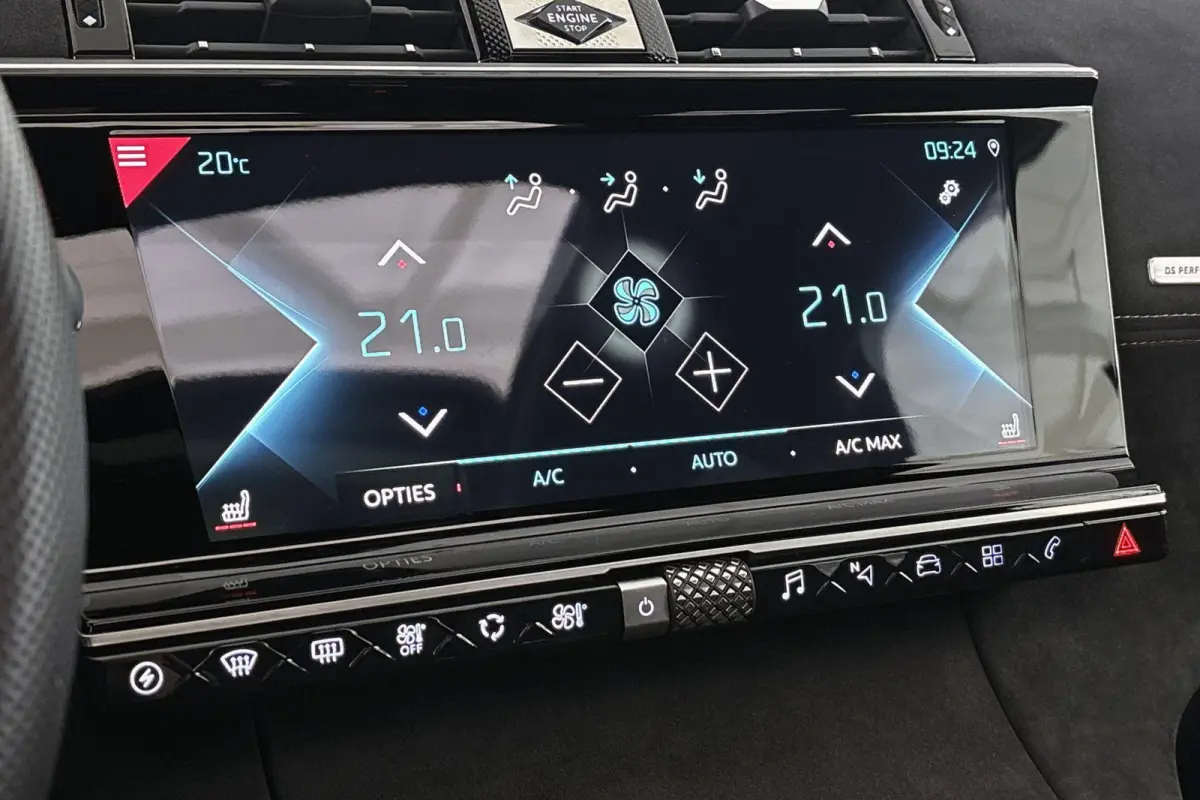 E-Tense 4x4 Performance Line 300PK Panoramadak FOCAL Stoelverwarming