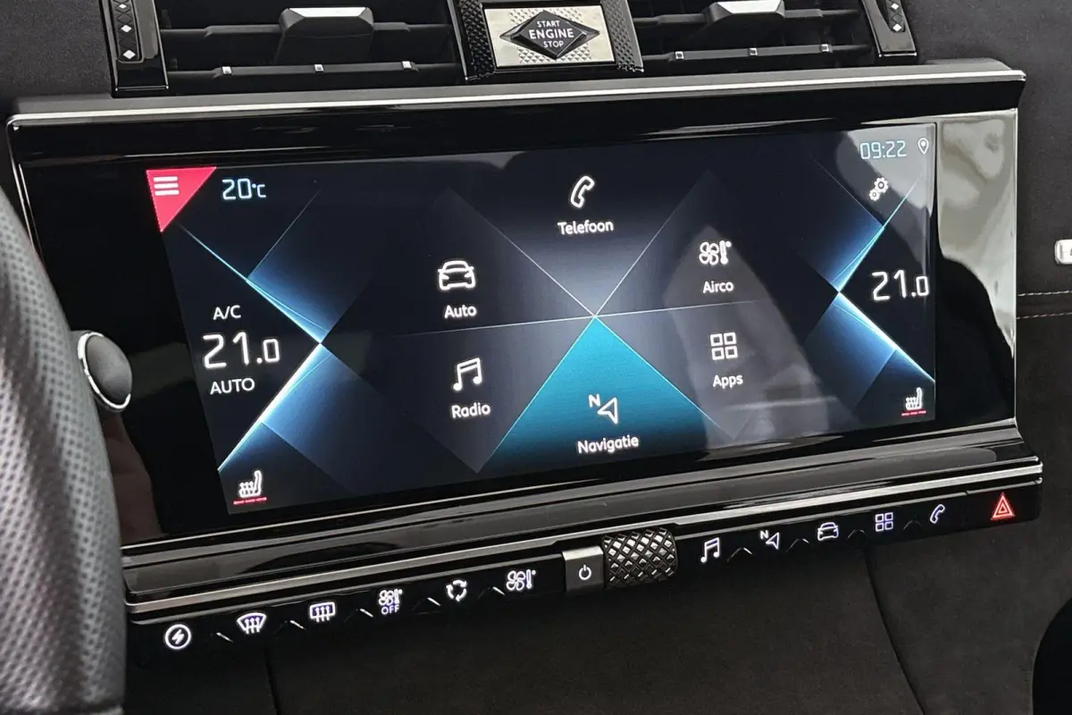 E-Tense 4x4 Performance Line 300PK Panoramadak FOCAL Stoelverwarming