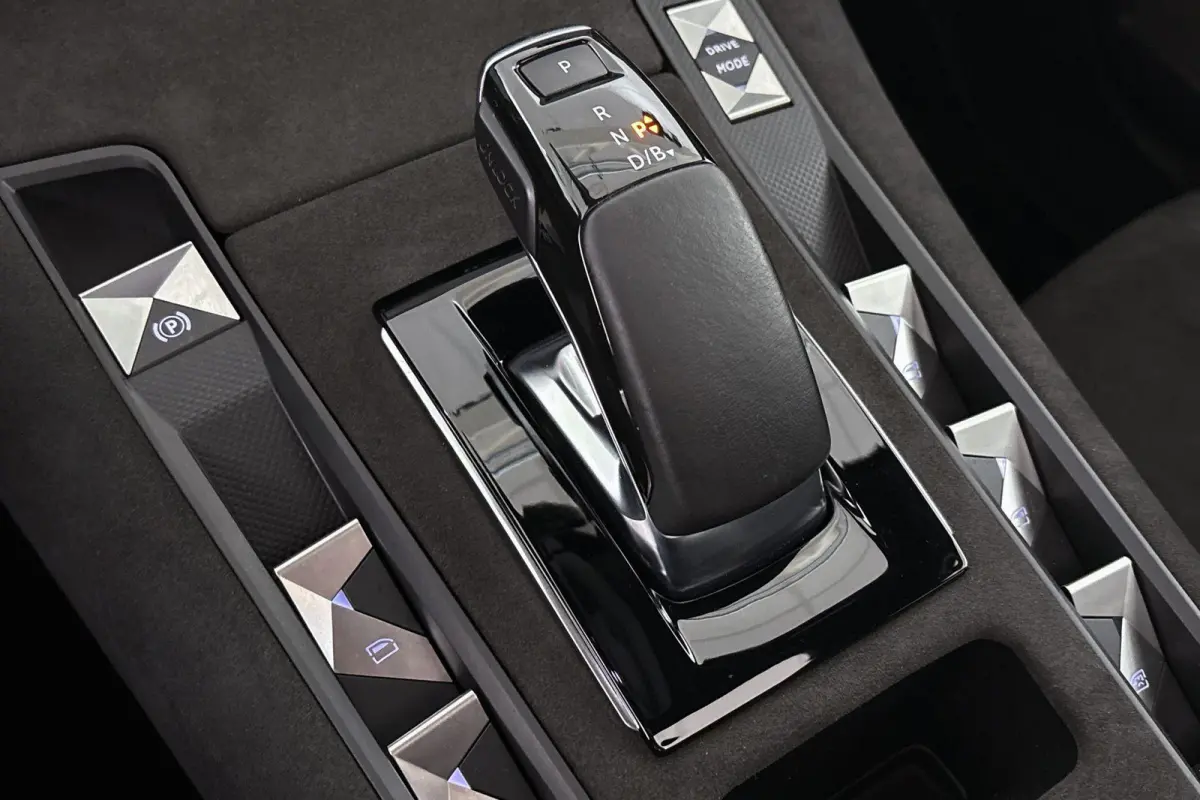E-Tense 4x4 Performance Line 300PK Panoramadak FOCAL Stoelverwarming