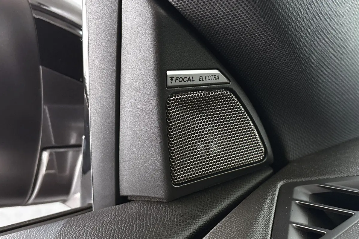 E-Tense 4x4 Performance Line 300PK Panoramadak FOCAL Stoelverwarming
