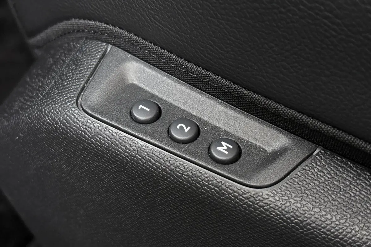 E-Tense 4x4 Performance Line 300PK Panoramadak FOCAL Stoelverwarming
