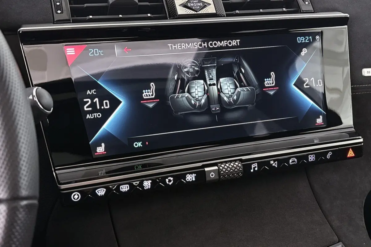 E-Tense 4x4 Performance Line 300PK Panoramadak FOCAL Stoelverwarming