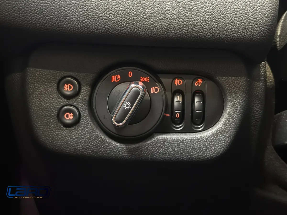 Mini 1.5 Cooper MINI Yours 136 pk | Pano Leer Camera CarPlay Sfeer Keyless
